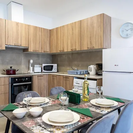 Olive 2-bedroom In Apartmán Larnaca